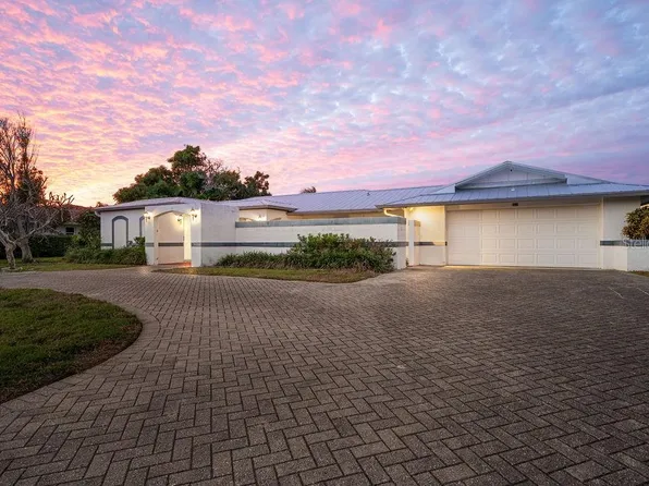 561 Birdie Ln, Longboat Key, FL 34228