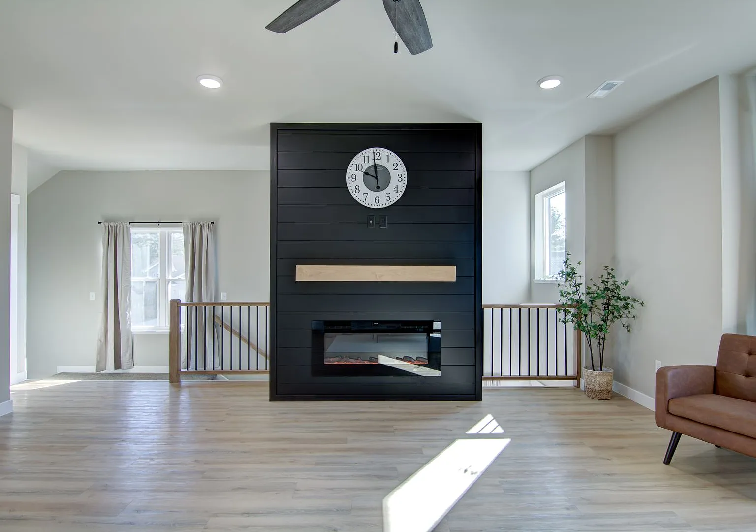 Brand New Luxury Townhomes: 3BR, 2.5Bath Altoona WI — Photo 3