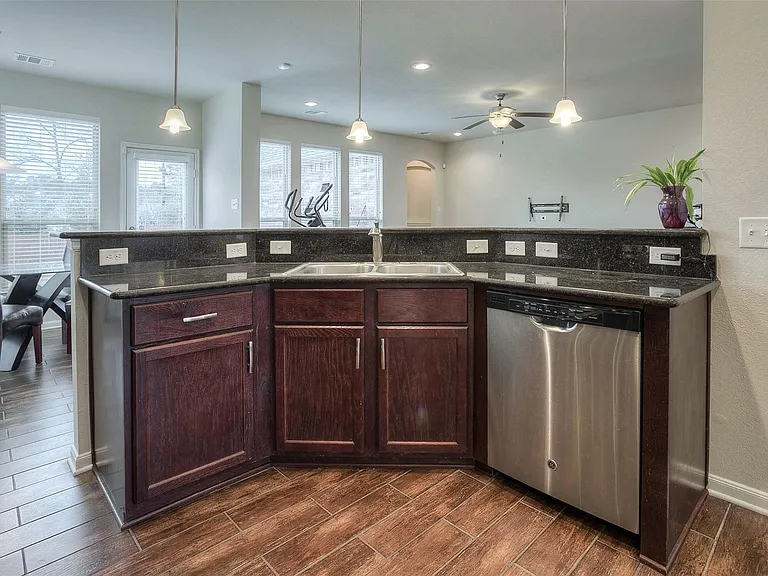 3720 Daisy Ln — Photo 5
