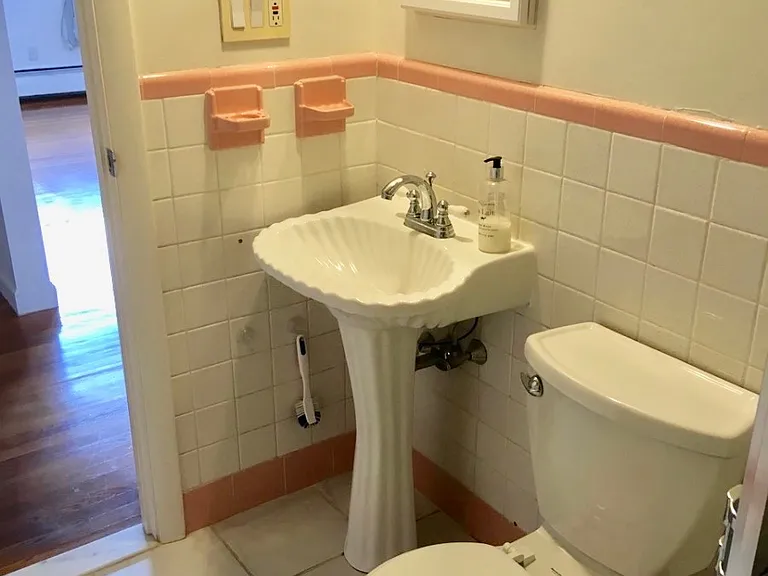12 Commonwealth Ct #14 — Photo 16