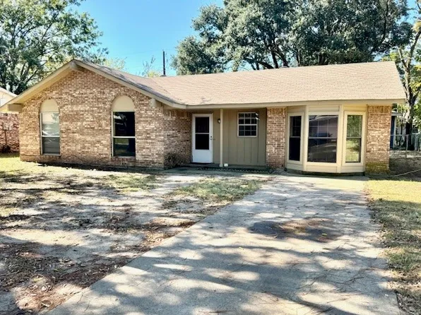 873 Rellia Dr, Terrell, TX 75160