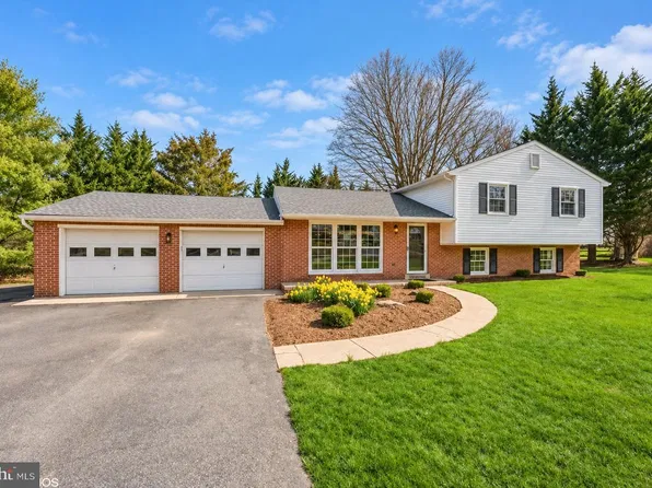 20917 Brooke Knolls Rd, Gaithersburg, MD 20882