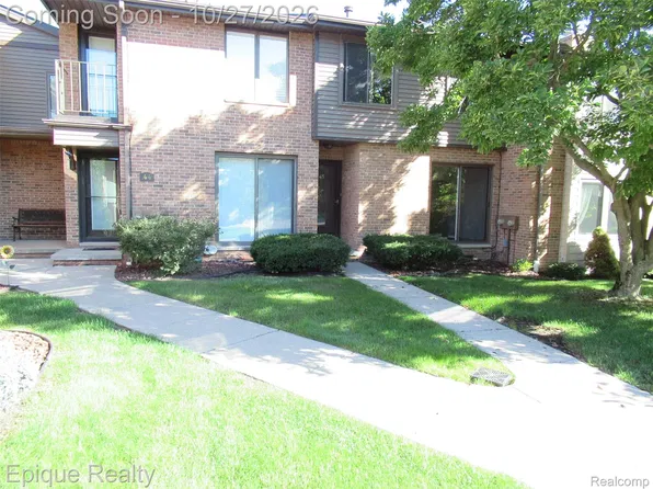 2500 River Rd APT 45, Marysville, MI 48040