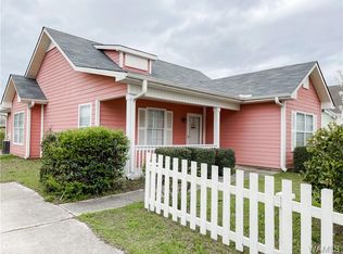 112 Maple Leaf Ln, Moundville, AL 35474