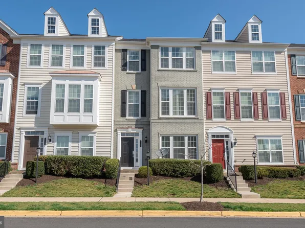 2192 Oberlin Dr, Woodbridge, VA 22191