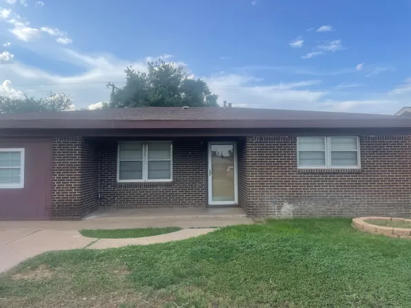 1307 6th St, Shallowater, TX 79363