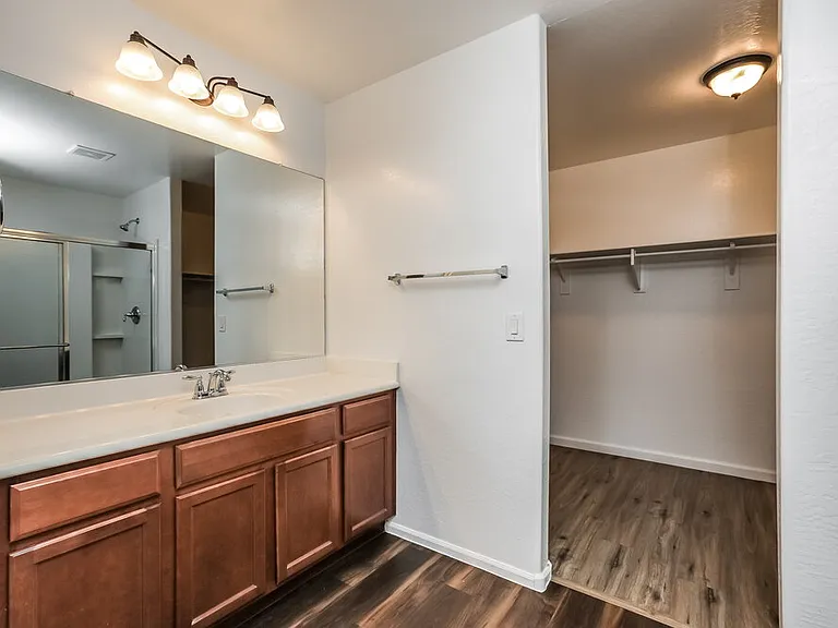 10340 W Hilton Ave — Photo 11