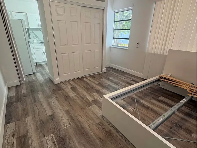 980 NW 200th Ter — Photo 3