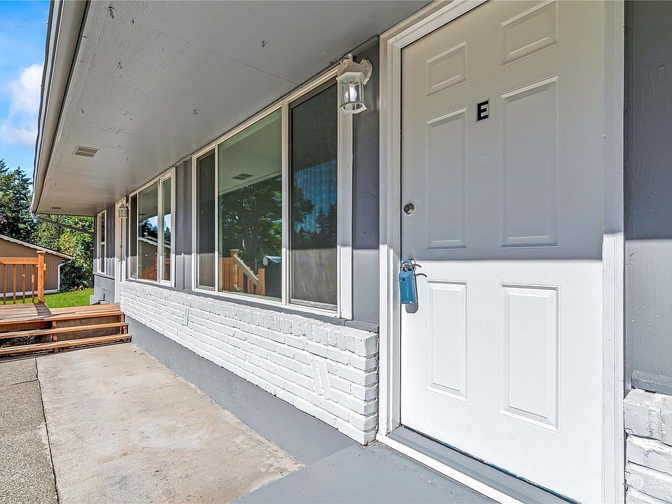 Unit E entrance