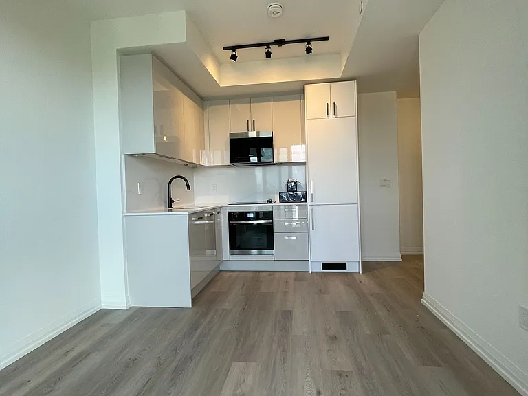 280 Dundas St W #2713 — Photo 5