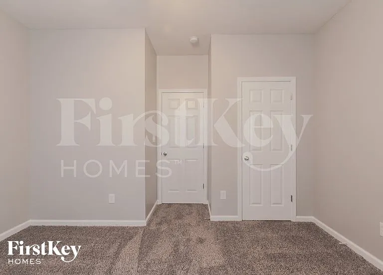 5273 Brandywine Dr — Photo 12