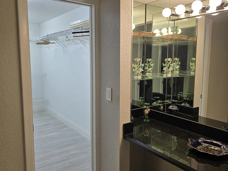 7580 Regency Lake Dr #402 — Photo 19