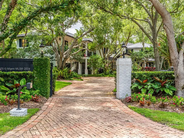 6835 SW 101st St, Pinecrest, FL 33156