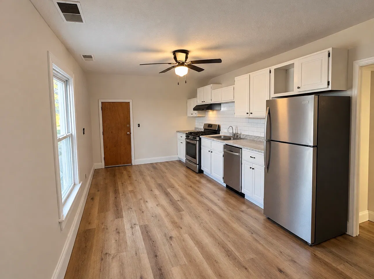 2 bed, 800 sqft, $1,100 — Photo 1