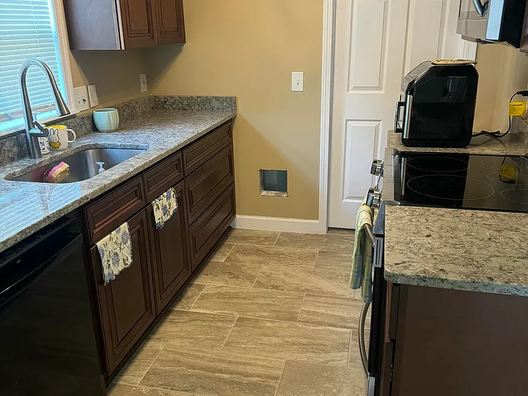 294 Lee Dr — Photo 9