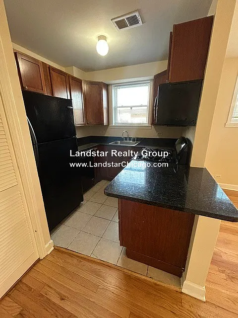 2 bed, 1.0 bath, $1,615 — Photo 4