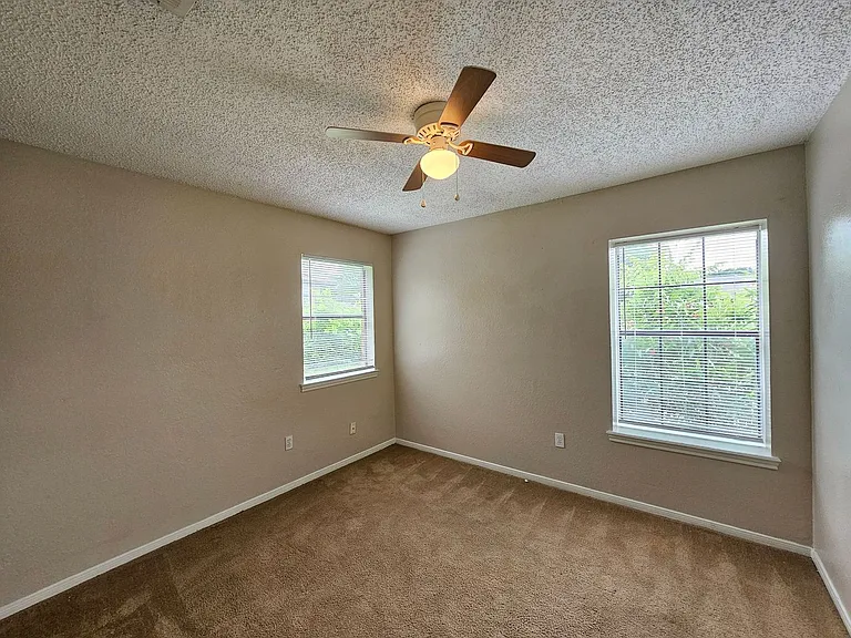 4508 Tanglewood Cir — Photo 18