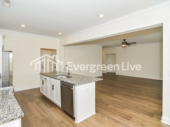 5th image of 235 Greenwood Dr