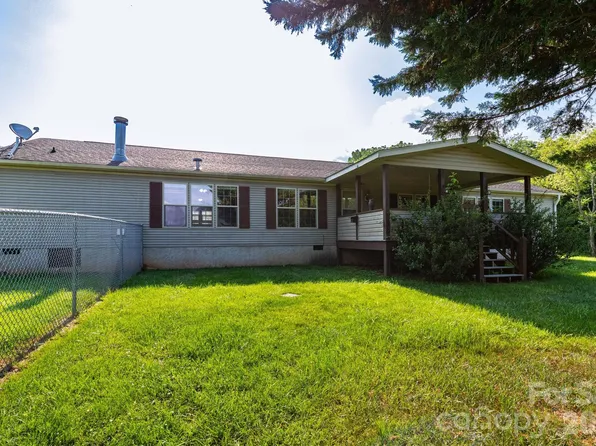 71 Teachers Ln, Canton, NC 28716