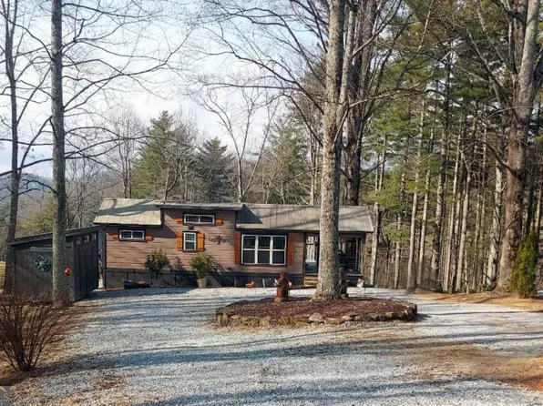 36 Mountain Breeze Rdg, Scaly Mountain, NC 28775