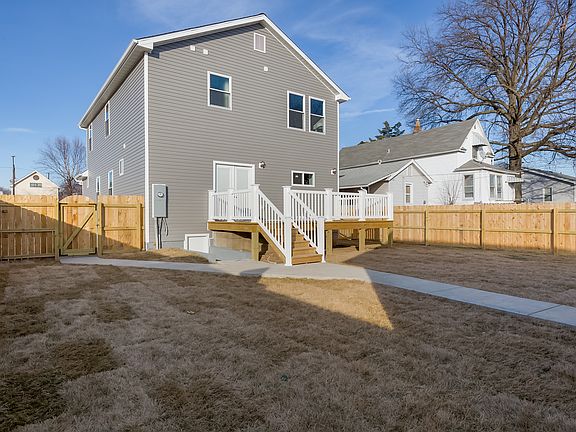 5th image of 6208 Hancock Ave