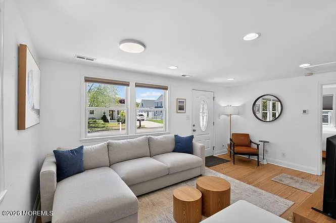 404 Gorham Ave — Photo 2