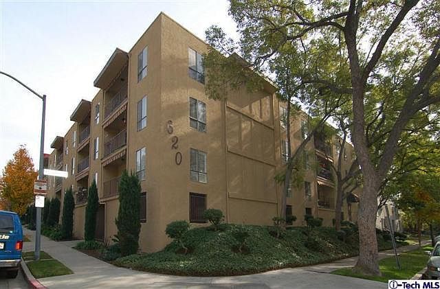1st image of 620 N Kenwood St Unit 302