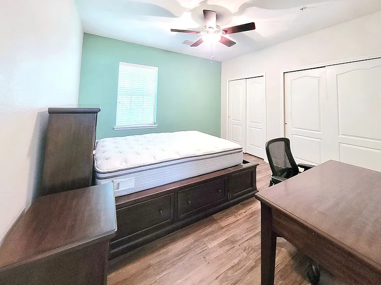 2946 SW 35th Pl #44 — Photo 16