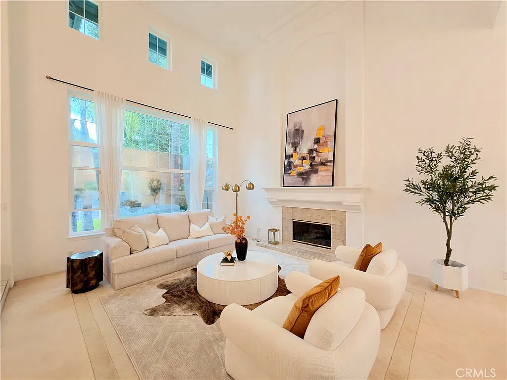 4 bed, 2891 sqft, $4,800 — Photo 3