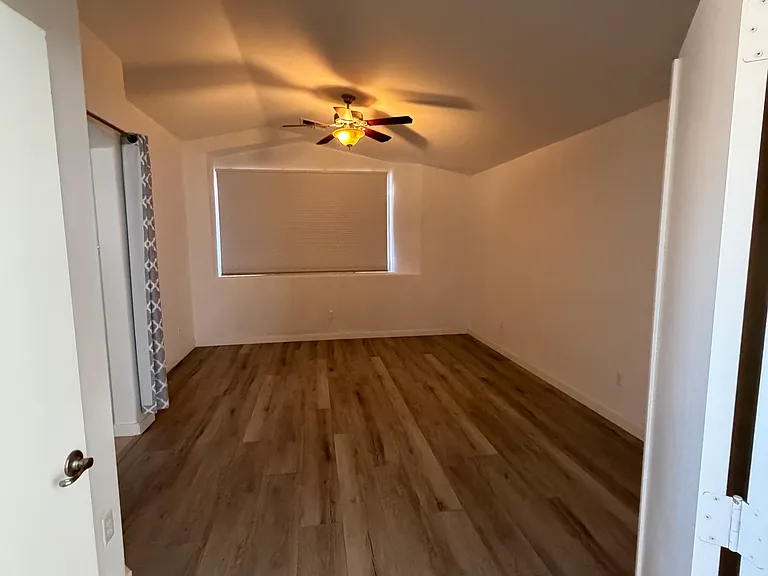 1124 W Laurel Ave — Photo 14