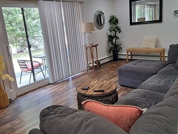 5th image of 141 Essex St APT C3