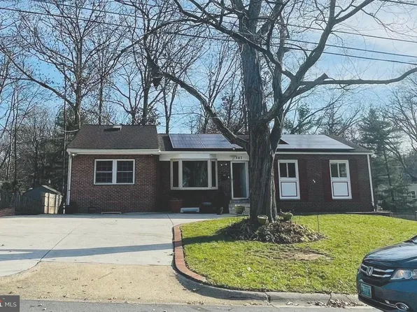 207 Oakton Rd, Gaithersburg, MD 20877