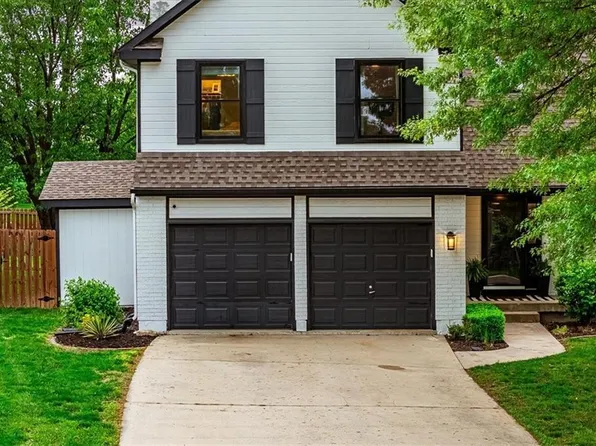6266 W 157th St, Overland Park, KS 66223