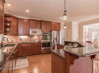 12 Middlefield Ct, Greensboro, NC 27455