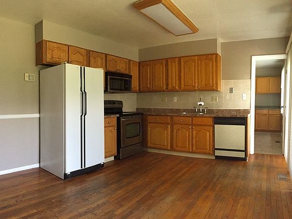 2nd image of 1506 Grant Ct