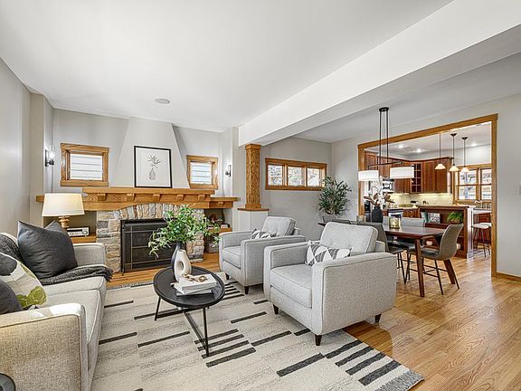 4th image of 799 Manomin Ave