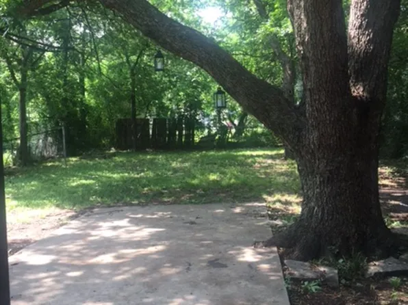 407 Egan St, Denton, TX 76201