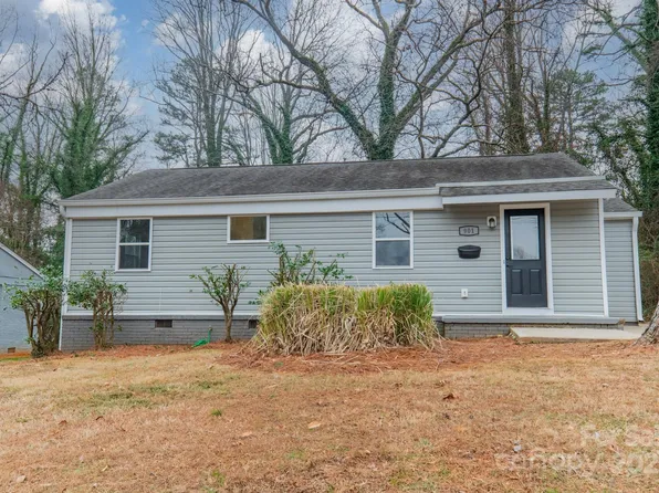 901 Yellowstone Dr, Charlotte, NC 28208