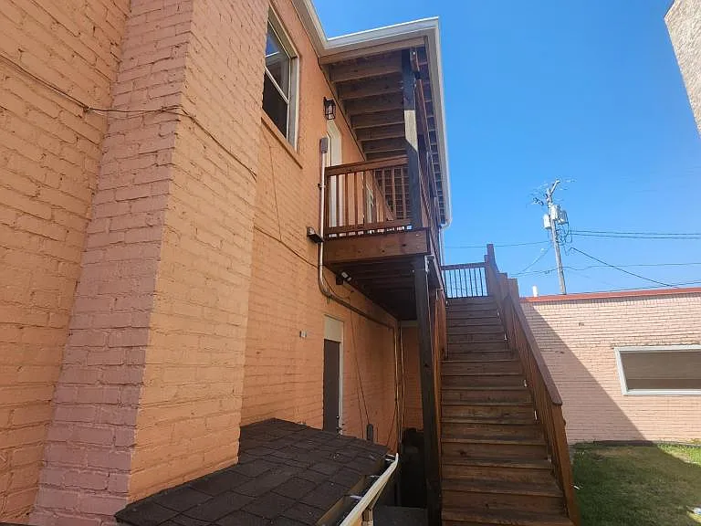 26 E 15th Ave — Photo 2