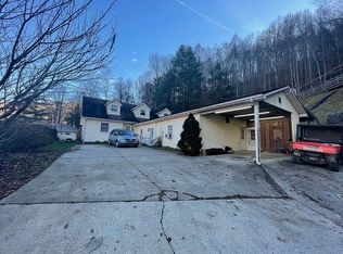 222 Sunshine Ln, Soft Shell, KY 41831