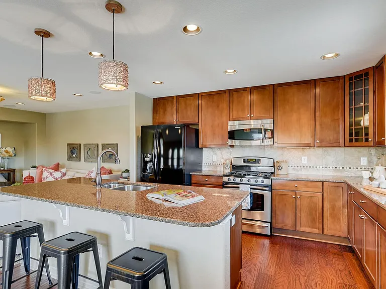 9139 Viaggio Way — Photo 7
