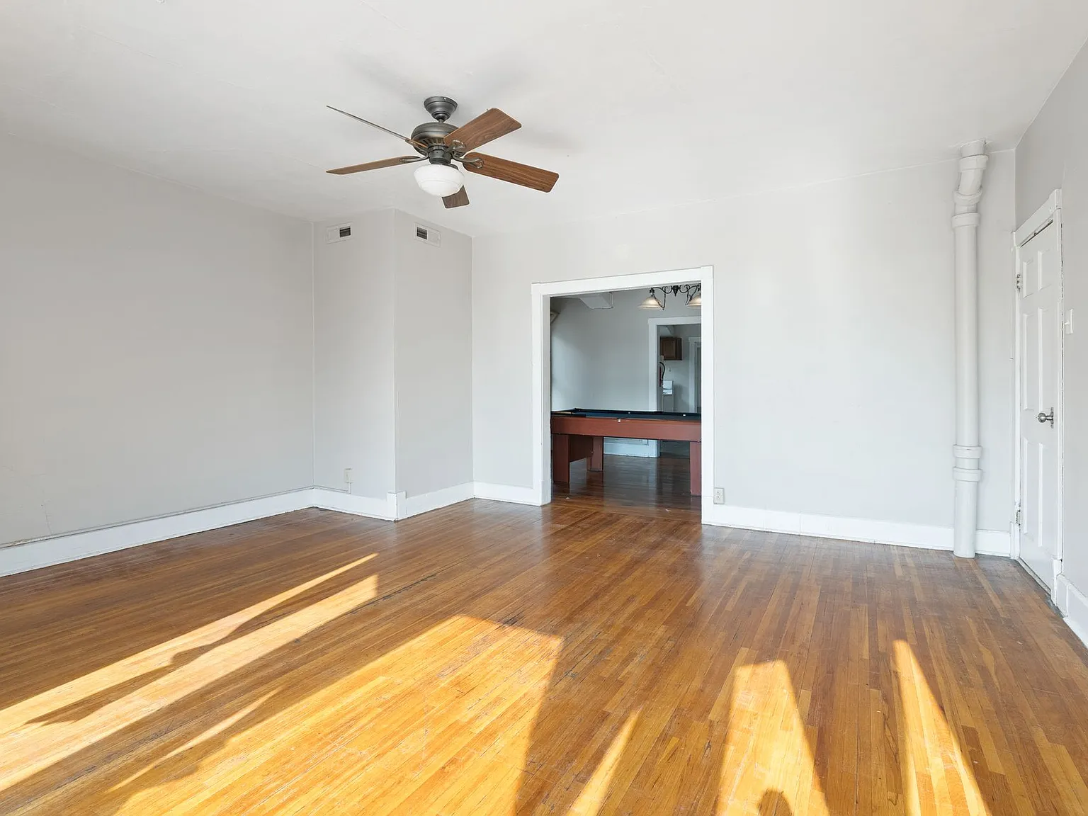 2020 1/2 College St - Cedar Falls — Photo 2