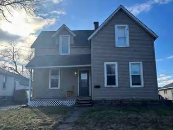 3631 Rockingham Rd, Davenport, IA 52802