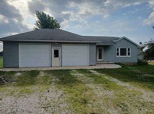 109 N Armstrong Rd, Newell, IA 50568