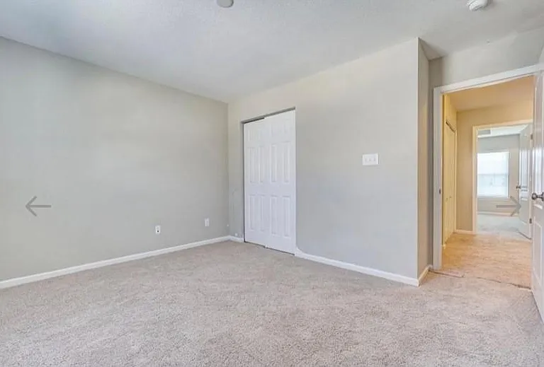 6019 Newington Pl — Photo 9