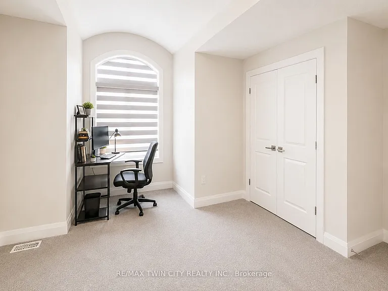 514 Bridgemill Cres — Photo 18