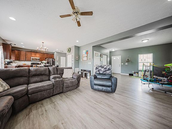 3rd image of 300 Magosa Dr