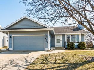 9204 Longview Dr, Johnston, IA 50131