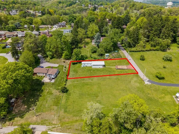 1310 Moreland Dr, Coraopolis, PA 15108
