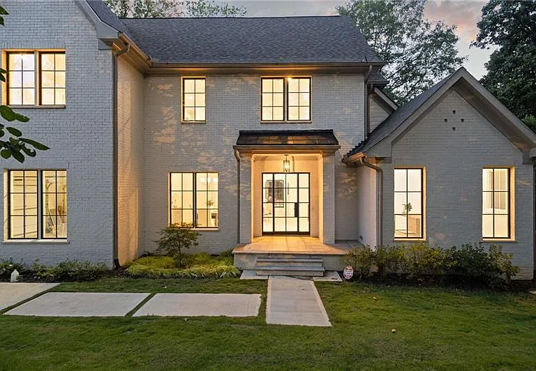 1074 Moores Mill Rd NW — Photo 2
